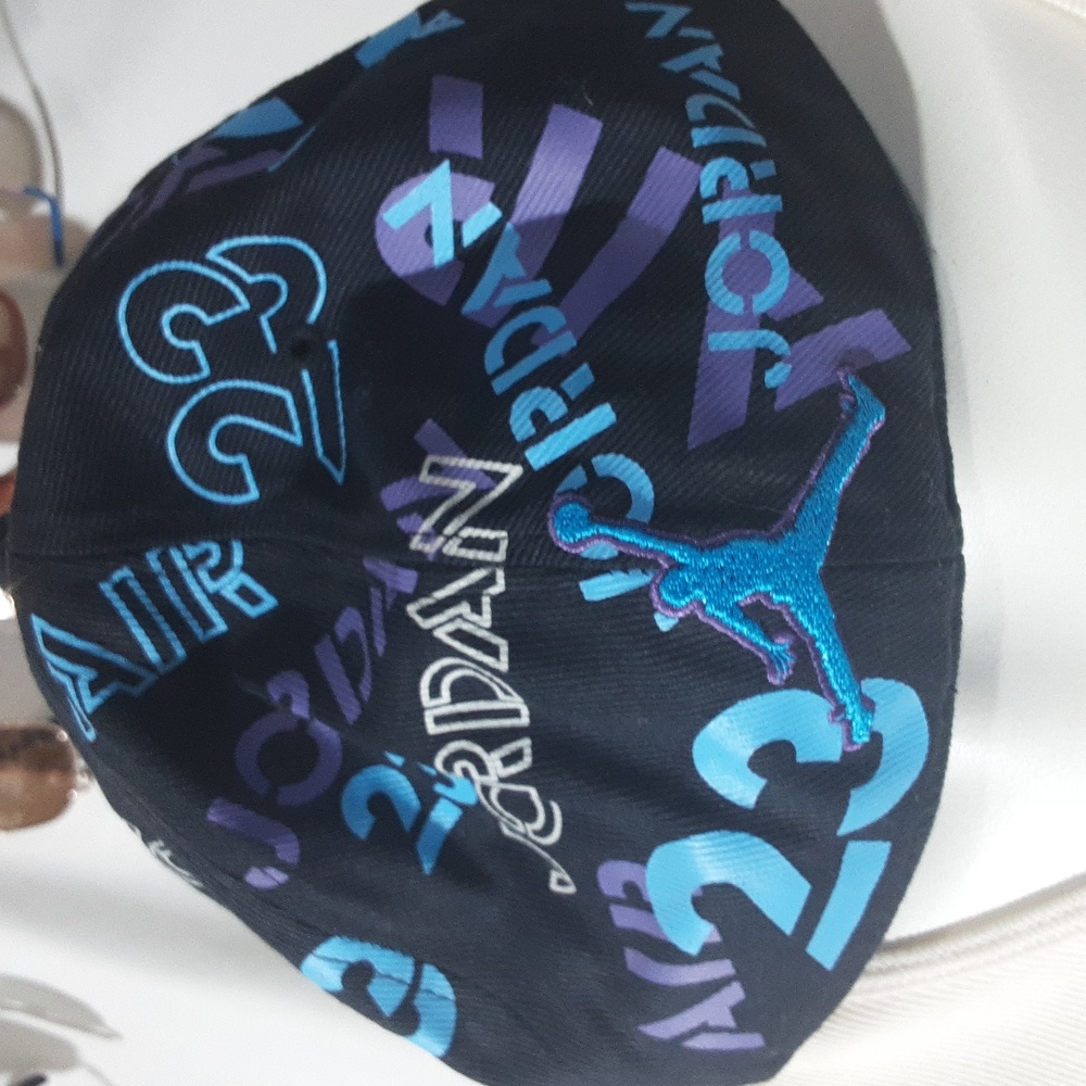 Hat - Picture 3 of 4